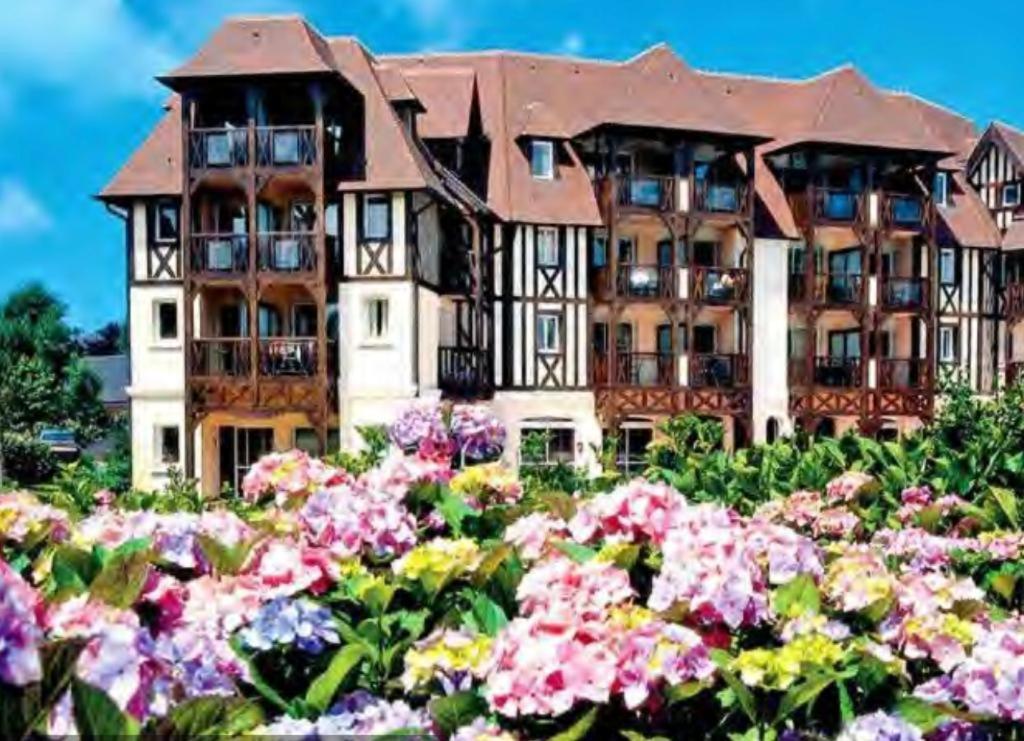 Le Cosy Residence Du Golf Deauville Exterior photo